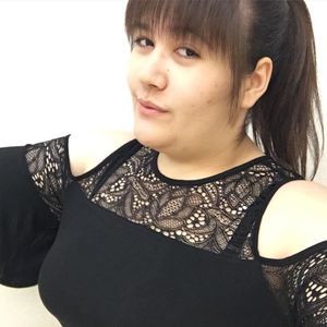 Meet your Posher, Cassandra